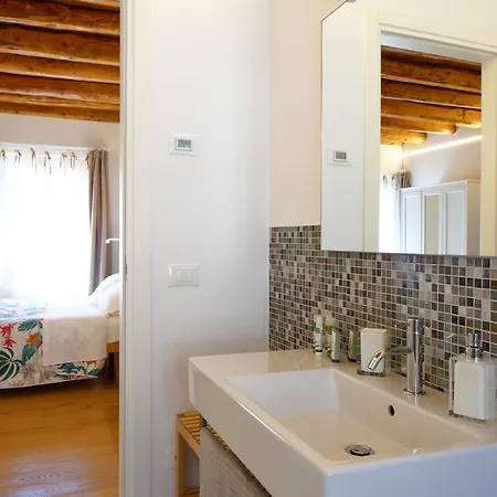 Bed and Breakfast Le Zitelle Di Ron 4*